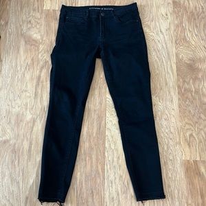 Articles of Society – Carly Cropped Raw Edge Jean Black Size 27